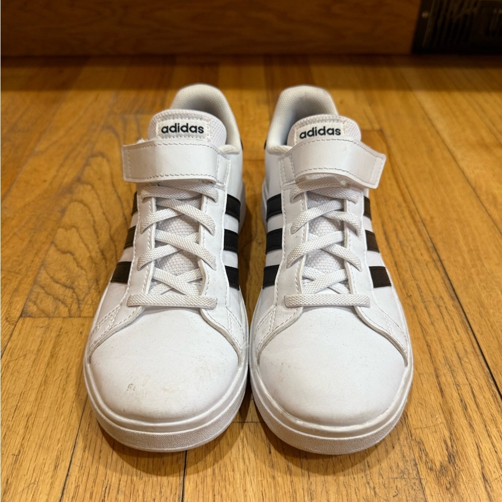 Boys adidas sneakers. Size 4